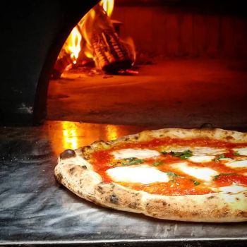 Foto Leggera Pizza Napoletana