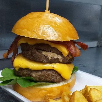 Foto Manela Hamburgueria